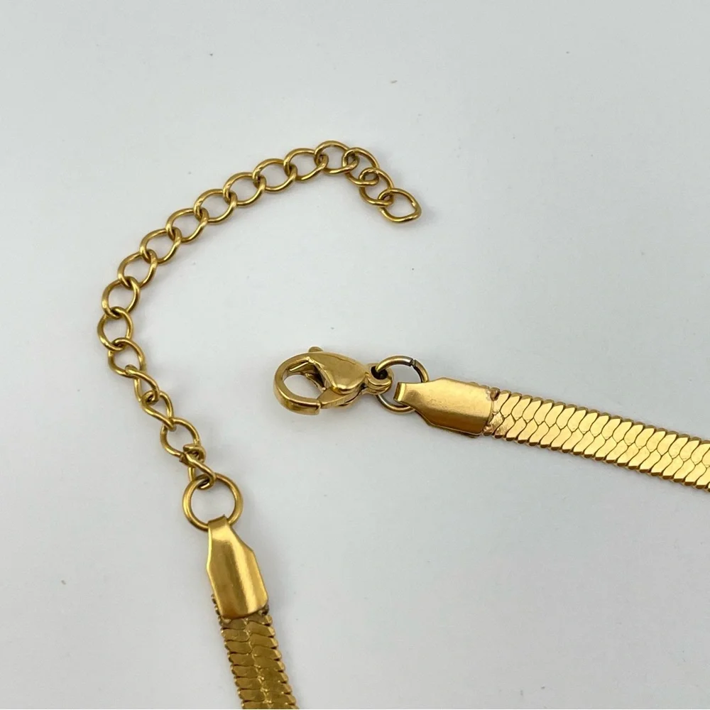 Elegant Y2K Gold Herringbone Choker Necklace 14.5- 16.5” Adjustable Chain